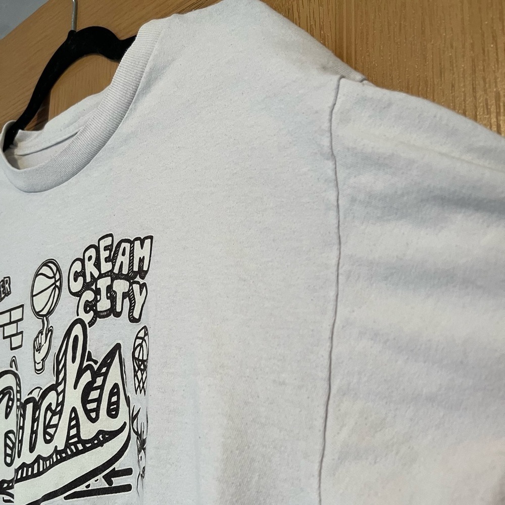 Men's Milwaukee Bucks Mitchell & Ness White Hardwood Classics Doodle T-Shirt - Picture 7 of 10